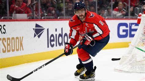 Capitals' Ovechkin passes Gretzky, sets NHL record for most 40 .